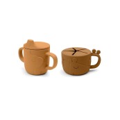 Done By Deer - Set Tazza Snack e Tazza Beccuccio Peekaboo- 100% Silicone Alimentare - Colore: Mostarda