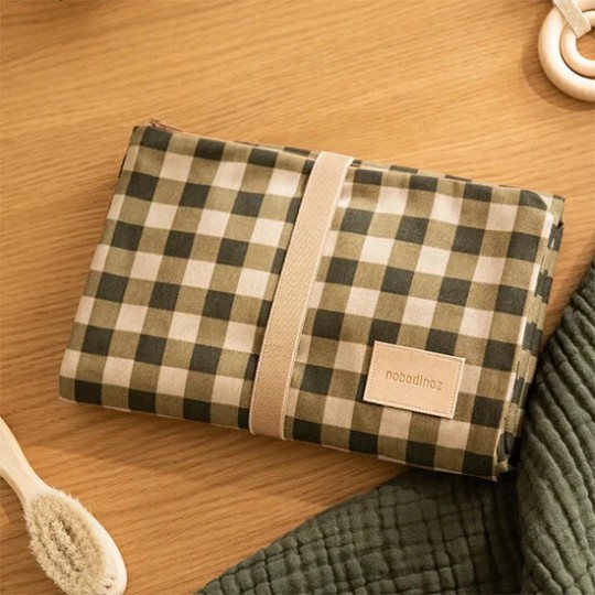 Nobodinoz - Fasciatoio da viaggio impermeabile Hyde Park - 70x50 cm - Colori Nobodinoz: Green Checks