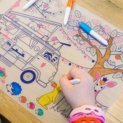 Super Petit - Tovaglietta in silicone da colorare con 5 pennarelli - 40x30cm - Disegno: Dream Van