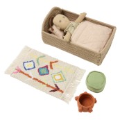 Lorena Canals - Set Mini Lorena - Bambola con culla, tappeto, cestino e pouf - 22x32x16cm